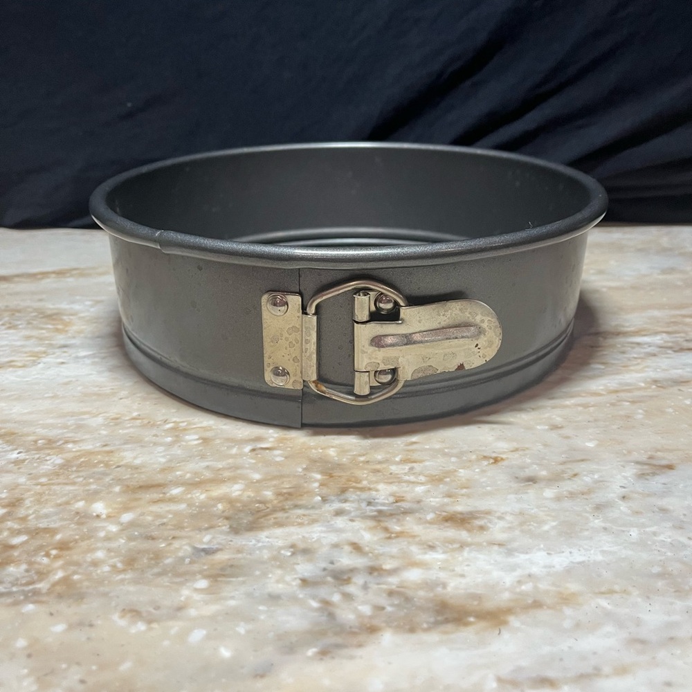 Calphalon 9 Inch Spring Form Pan Flat Base Nonstick Cakes Cheesecake
